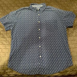 Men’s shirt sleeve button down floral shirt